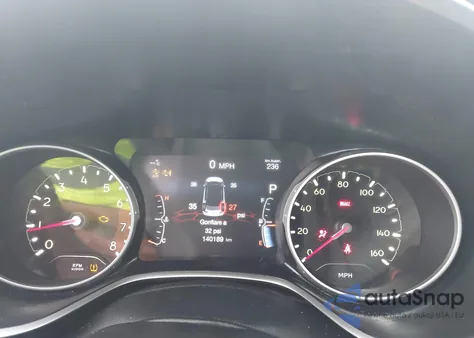 2018 Jeep Compass Latitude 4X4 z USA, uszkodzony, nr VIN 3C4NJDBB1JT331764